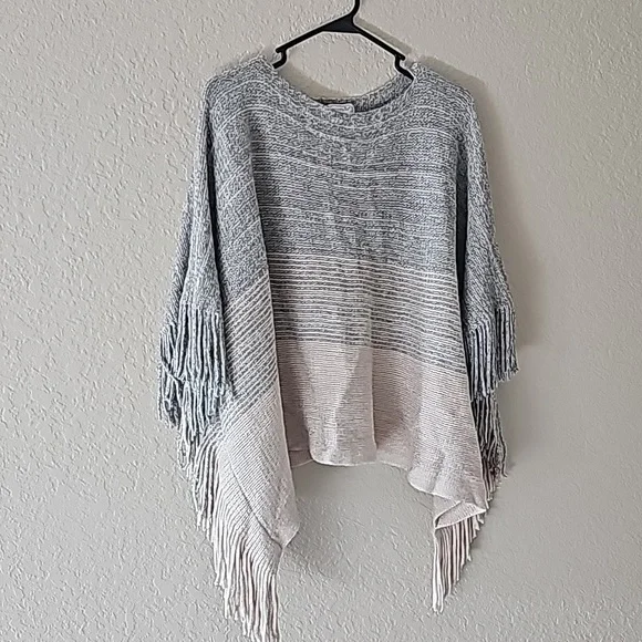 Mud pie gray and tan neutral fringe poncho - Picture 1 of 5